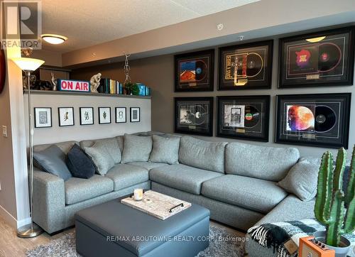 204 - 250 Lester Street, Waterloo, ON - Indoor Photo Showing Living Room