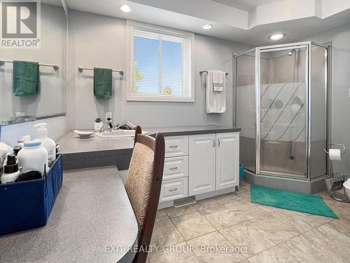 953 Airport Parkway, Belleville, ON - Indoor Photo Showing Bathroom