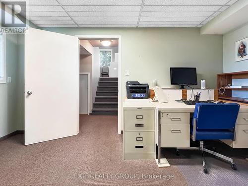 953 Airport Pkwy, Belleville, ON - Indoor Photo Showing Office