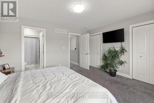 27 Dewal Place, Belleville, ON - Indoor Photo Showing Bedroom