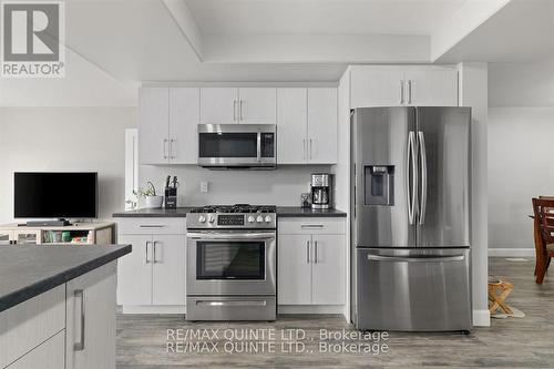 27 Dewal Place, Belleville, ON - Indoor Photo Showing Kitchen With Stainless Steel Kitchen