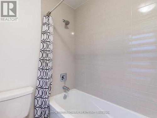 40 Meadow Vista Cres, East Gwillimbury, ON - Indoor Photo Showing Bathroom