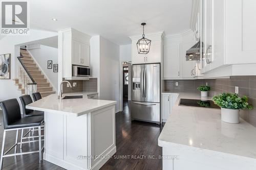 852 Trudeau Dr, Milton, ON - Indoor Photo Showing Kitchen With Upgraded Kitchen