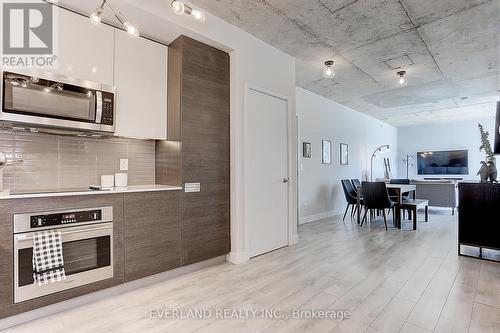 #1201 -210 Simcoe St, Toronto, ON - Indoor Photo Showing Kitchen With Upgraded Kitchen