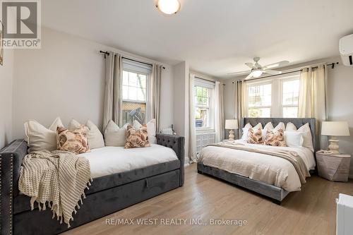 Bldg 1 - 9 Humewood Drive, Toronto (Humewood-Cedarvale), ON - Indoor Photo Showing Bedroom