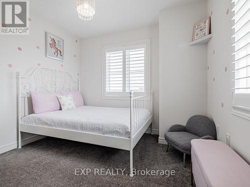 1042 Murrell Blvd, East Gwillimbury, ON - Indoor Photo Showing Bedroom