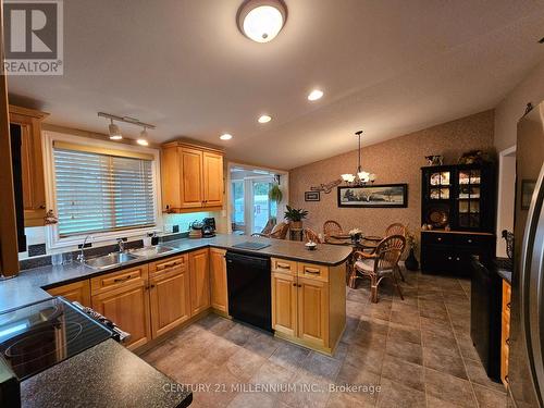 79 Pennsylvania Ave, Wasaga Beach, ON - Indoor Photo Showing Kitchen With Double Sink