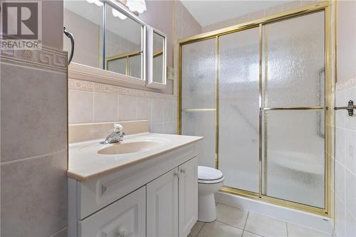 1 Robert Road, Prescott, ON - Indoor Photo Showing Bathroom