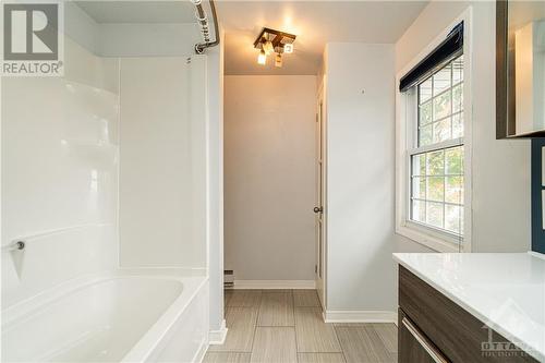 Upper Level Bath - 4239 Fallowfield Road, Ottawa, ON - Indoor Photo Showing Bathroom
