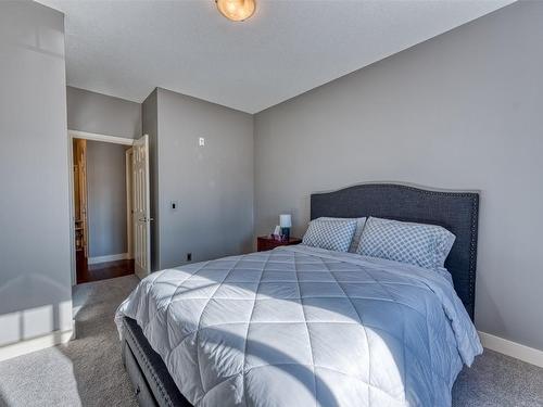 111-1007 Harvey Avenue, Kelowna, BC - Indoor Photo Showing Bedroom
