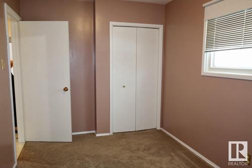 10620 76 St Nw, Edmonton, AB - Indoor Photo Showing Other Room