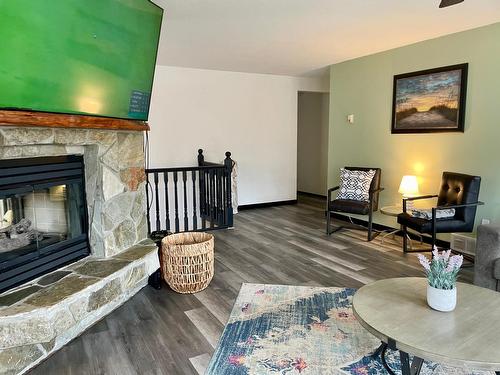 2690 Peasley Road, Jaffray, BC - Indoor Photo Showing Living Room With Fireplace