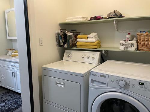 2690 Peasley Road, Jaffray, BC - Indoor Photo Showing Laundry Room