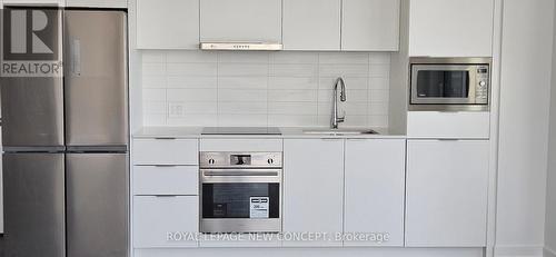 #S2203 -8 Olympic Garden Dr, Toronto, ON - Indoor Photo Showing Kitchen