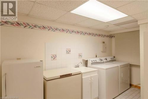 21 Davies Drive, Sauble Beach, ON - Indoor Photo Showing Laundry Room