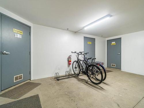Garage - 201-145 Rue Du Ruisseau-Clair, Mont-Tremblant, QC - Indoor Photo Showing Other Room
