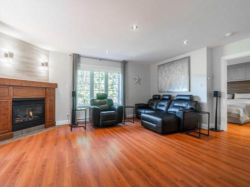 Salon - 201-145 Rue Du Ruisseau-Clair, Mont-Tremblant, QC - Indoor Photo Showing Living Room With Fireplace