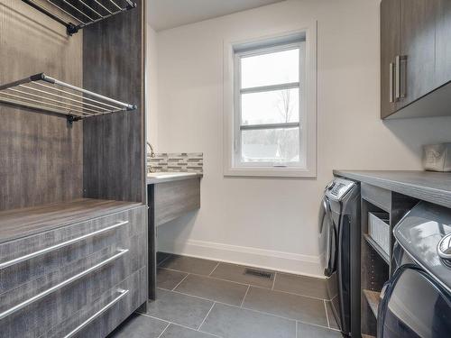 Laundry room - 45 Rue Mayfair, Hudson, QC - Indoor Photo Showing Laundry Room