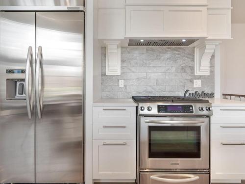 Kitchen - 45 Rue Mayfair, Hudson, QC - Indoor Photo Showing Kitchen With Upgraded Kitchen