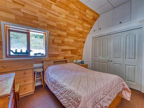 4372 Macdonald Road, Armstrong, BC - Indoor Photo Showing Bedroom