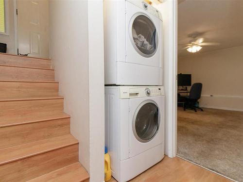 620 Treanor Ave, Langford, BC - Indoor Photo Showing Laundry Room