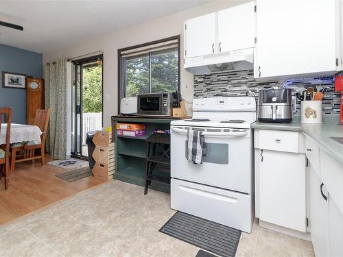 620 Treanor Ave, Langford, BC - Indoor Photo Showing Kitchen