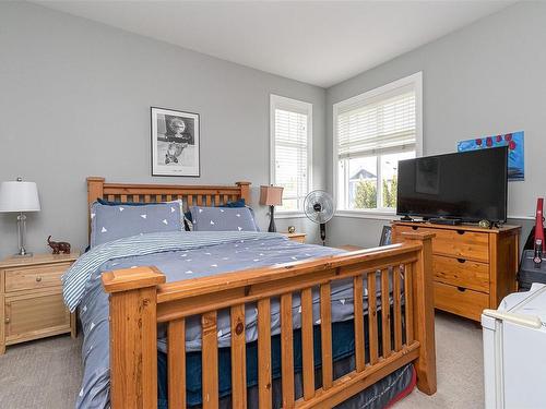 164 White Pine Rd, View Royal, BC - Indoor Photo Showing Bedroom