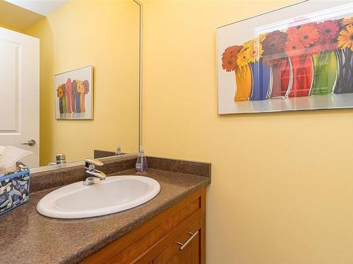 164 White Pine Rd, View Royal, BC - Indoor Photo Showing Bathroom