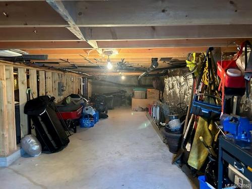 164 White Pine Rd, View Royal, BC - Indoor Photo Showing Garage