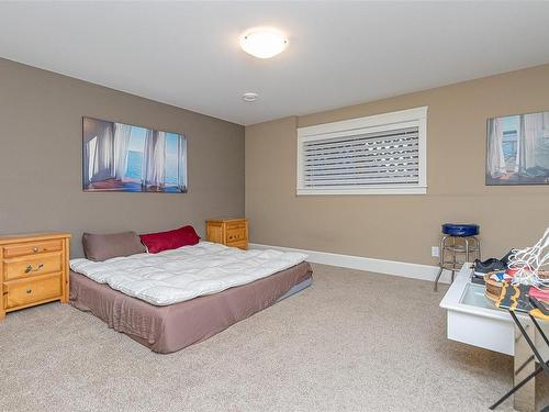 221 Calder Rd, Nanaimo, BC - Indoor Photo Showing Bedroom
