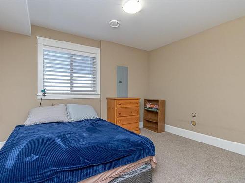 221 Calder Rd, Nanaimo, BC - Indoor Photo Showing Bedroom