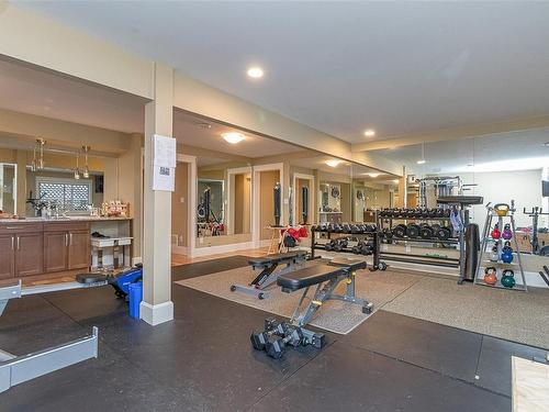 221 Calder Rd, Nanaimo, BC - Indoor Photo Showing Gym Room