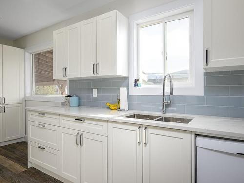 4108 25Th Street, Vernon, BC - Indoor Photo Showing Kitchen With Double Sink With Upgraded Kitchen