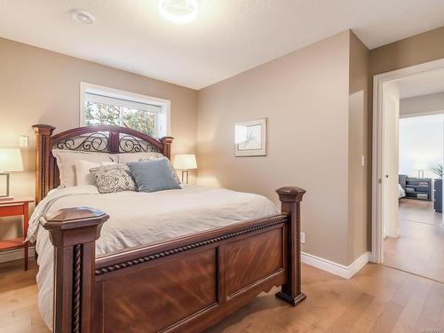 3541 Shelby Lane, Nanoose Bay, BC - Indoor Photo Showing Bedroom