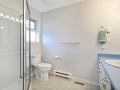 1274 Noel Ave, Comox, BC - Indoor Photo Showing Bathroom