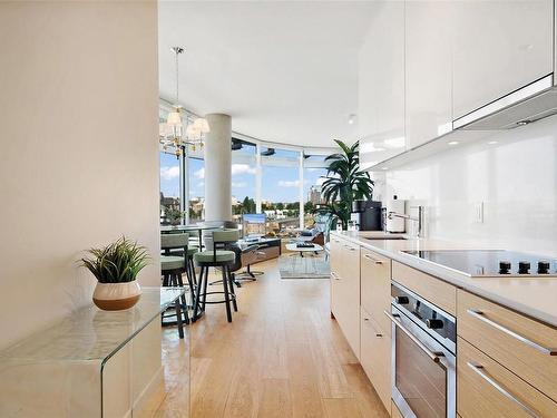 214-456 Pandora Ave, Victoria, BC - Indoor Photo Showing Kitchen With Upgraded Kitchen