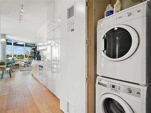 214-456 Pandora Ave, Victoria, BC - Indoor Photo Showing Laundry Room