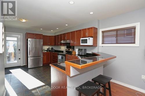 21 Redan St, London, ON - Indoor Photo Showing Kitchen With Double Sink