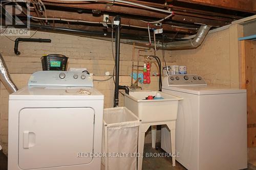 21 Redan Street, London, ON - Indoor Photo Showing Laundry Room