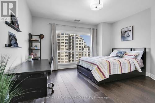 #2406 -330 Ridout Street North St N, London, ON - Indoor Photo Showing Bedroom