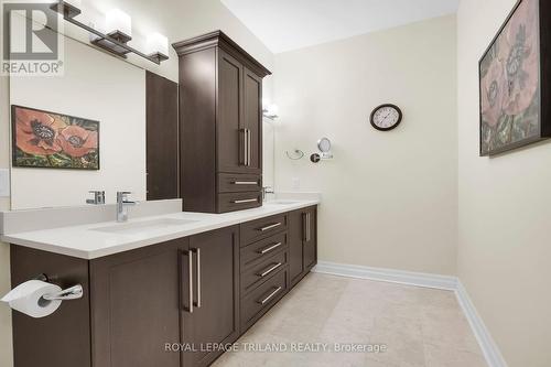 #2406 -330 Ridout Street North St N, London, ON - Indoor Photo Showing Bathroom