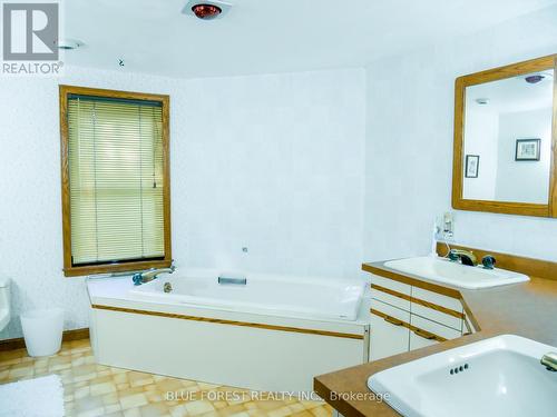 12613 Furnival Rd, West Elgin, ON - Indoor Photo Showing Bathroom
