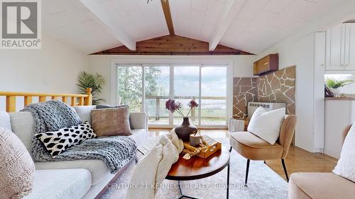 175 Beehive Dr, Kawartha Lakes, ON - Indoor Photo Showing Living Room
