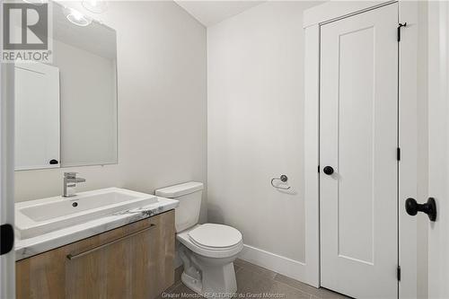 33 Foxtrot St, Dieppe, NB - Indoor Photo Showing Bathroom