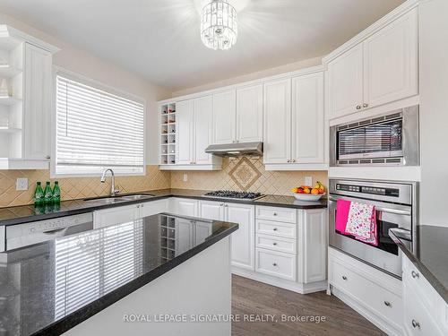 6489 Hampden Woods Rd, Mississauga, ON - Indoor Photo Showing Kitchen With Double Sink