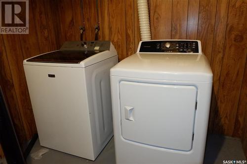708 Leeville Drive, Assiniboia, SK - Indoor Photo Showing Laundry Room