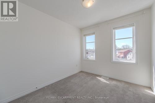 #32 -290 Barton St W, Hamilton, ON - Indoor Photo Showing Other Room