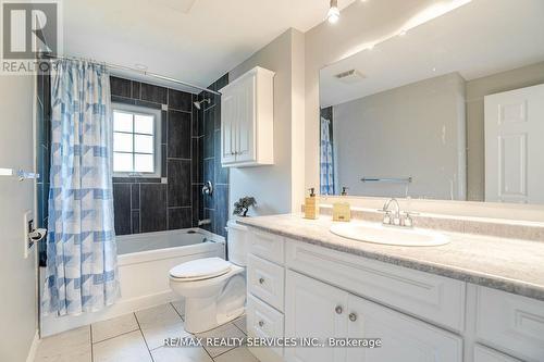 9 - 34 Bow Valley Drive, Hamilton, ON - Indoor Photo Showing Bathroom