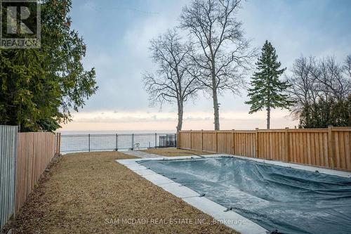 6 Campview Rd, Hamilton, ON - Outdoor