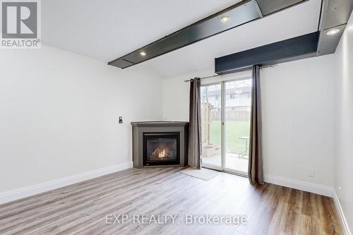 37 - 67 Valleyview Road, Kitchener, ON - Indoor Photo Showing Living Room With Fireplace